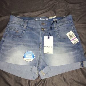 COPY - Brand new wallflower high waisted  jean sh…